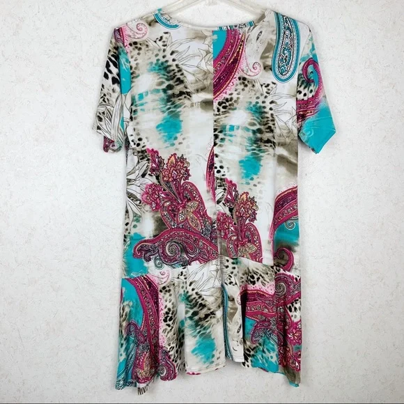 Boutique style Leopard paisley floral sharkbite top - Picture 6 of 8